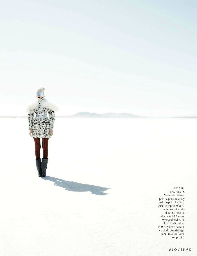 Aline Weber featured in Visión Espacial, October 2012