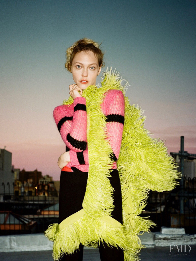 Sasha Pivovarova featured in Sasha Pivovarova, February 2019