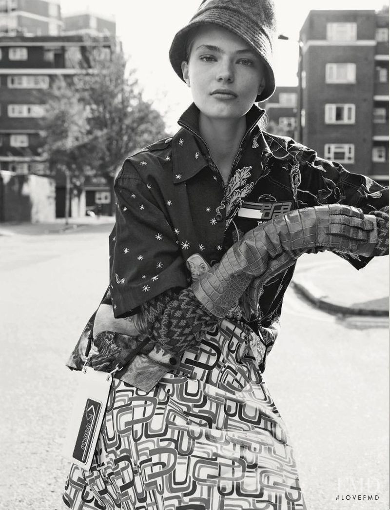 Anna Mila Guyenz featured in Anna Mila Guyenz VF Style, August 2018