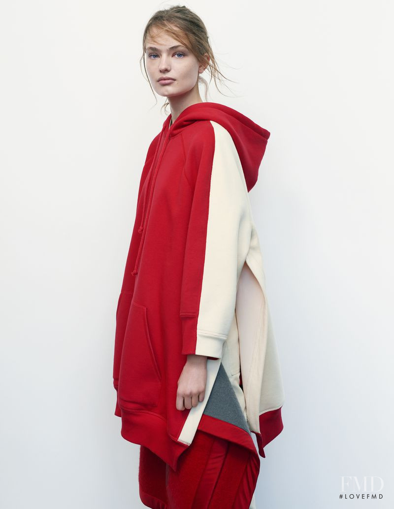 Anna Mila Guyenz featured in Pre-Collection, September 2018