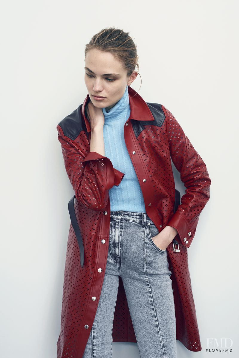 Anna Mila Guyenz featured in Pre-Collection, September 2018
