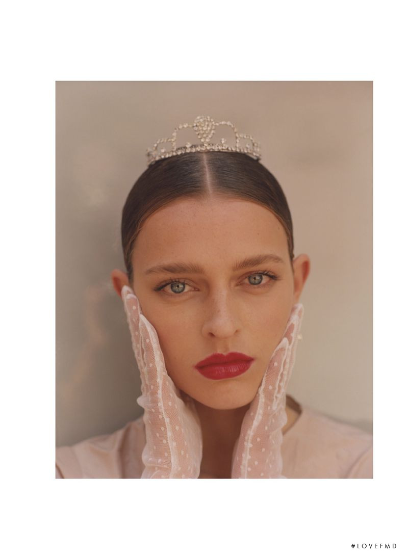 Merel Zoet featured in Mas Es Mas, June 2019