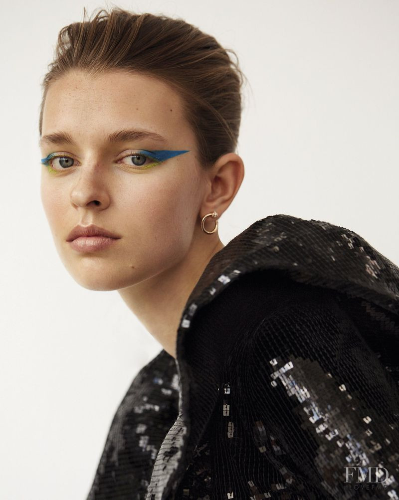 Merel Zoet featured in Fiebre Fluor, June 2019