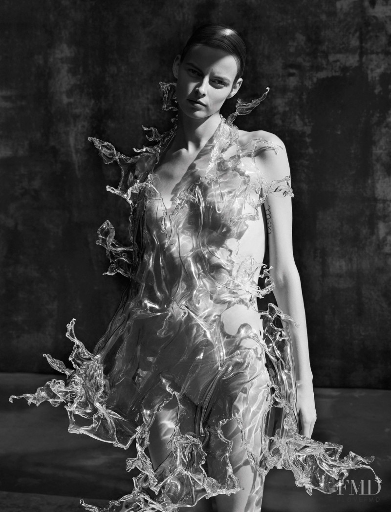 Elza Luijendijk Matiz featured in Iris van Herpen, March 2018