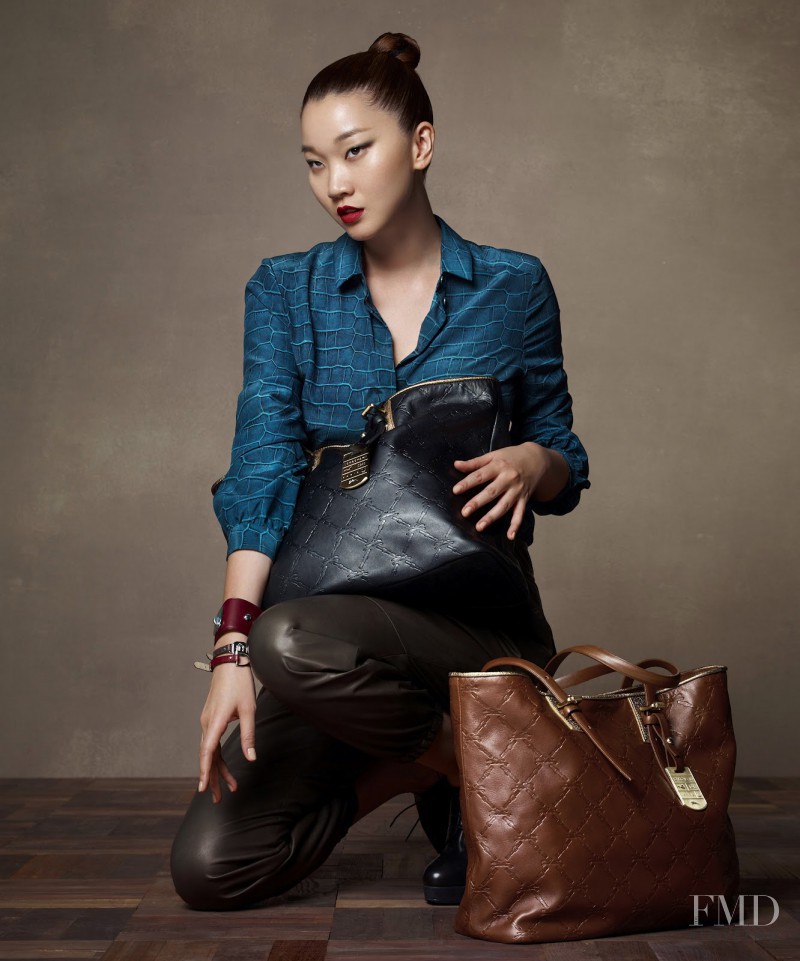 Yoon Ju Jang featured in It\'s In the Bag!, October 2012