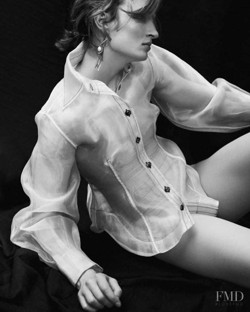 Mammina Aker featured in Charme Tudo Menos Discreto, August 2019