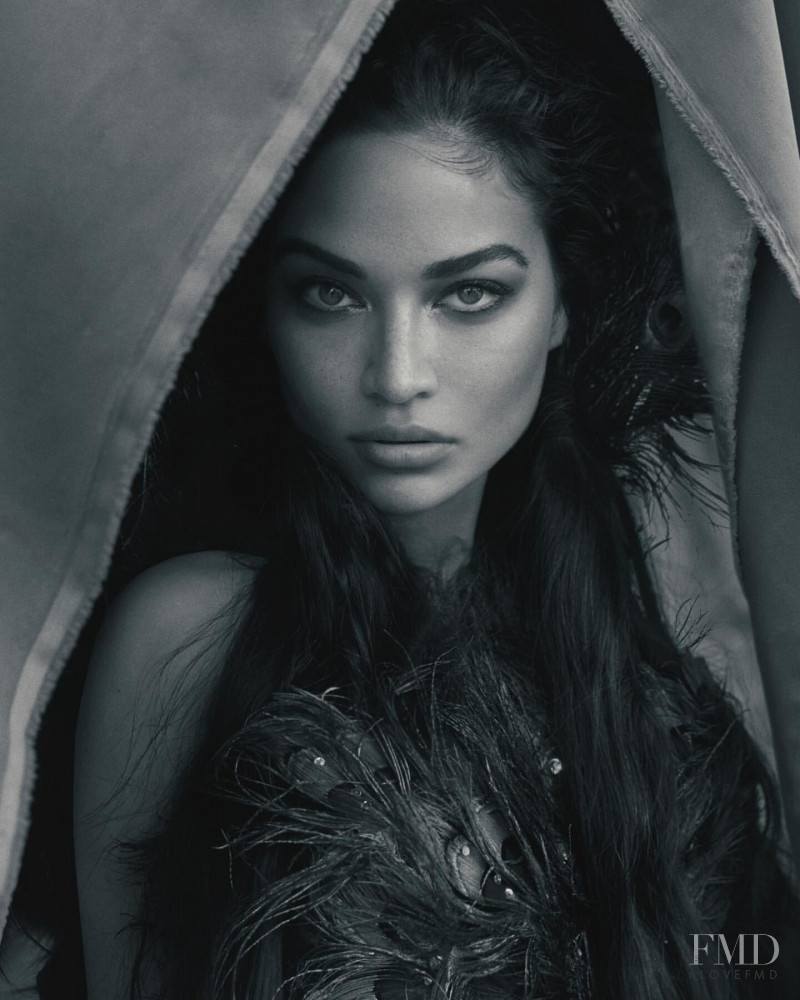 Shanina Shaik featured in Shanina Shaik, January 2020