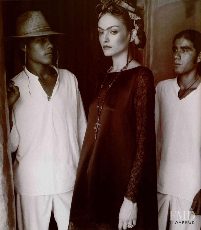 Laura Ponte featured in Sur les traces de Frida Kahlo, February 1998