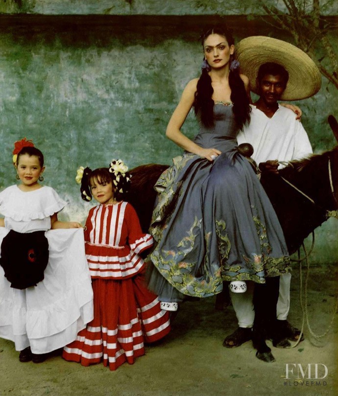 Laura Ponte featured in Sur les traces de Frida Kahlo, February 1998