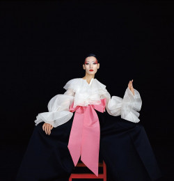 The Beauty Of Chinese Models In Vogue China Fashion Editorial Magazines The Fmd