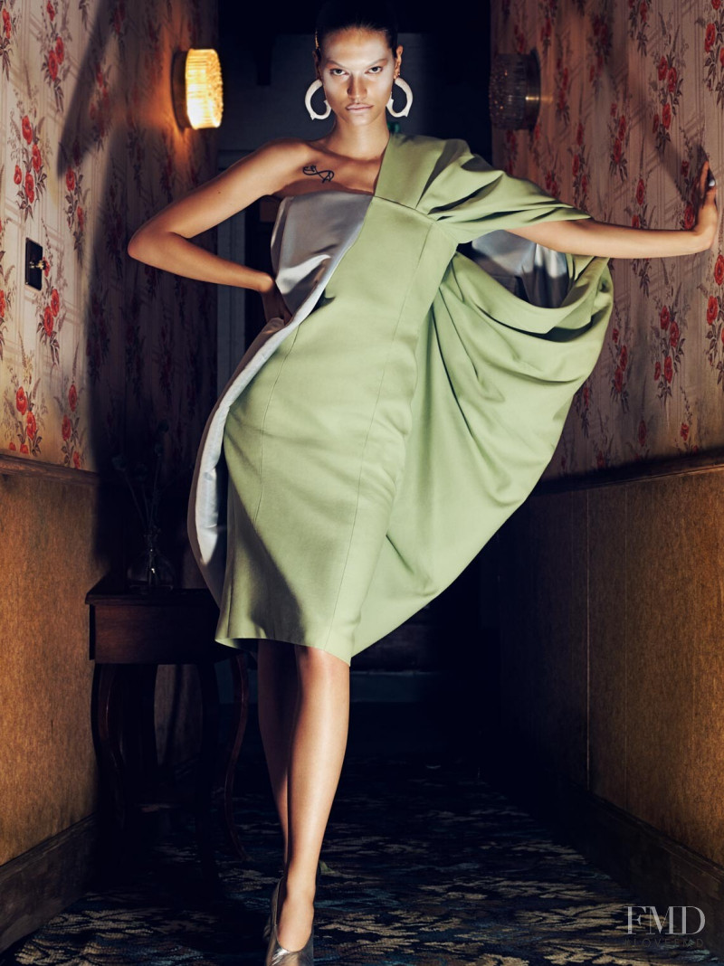 Faretta Radic featured in Métamorphose multiple, November 2019