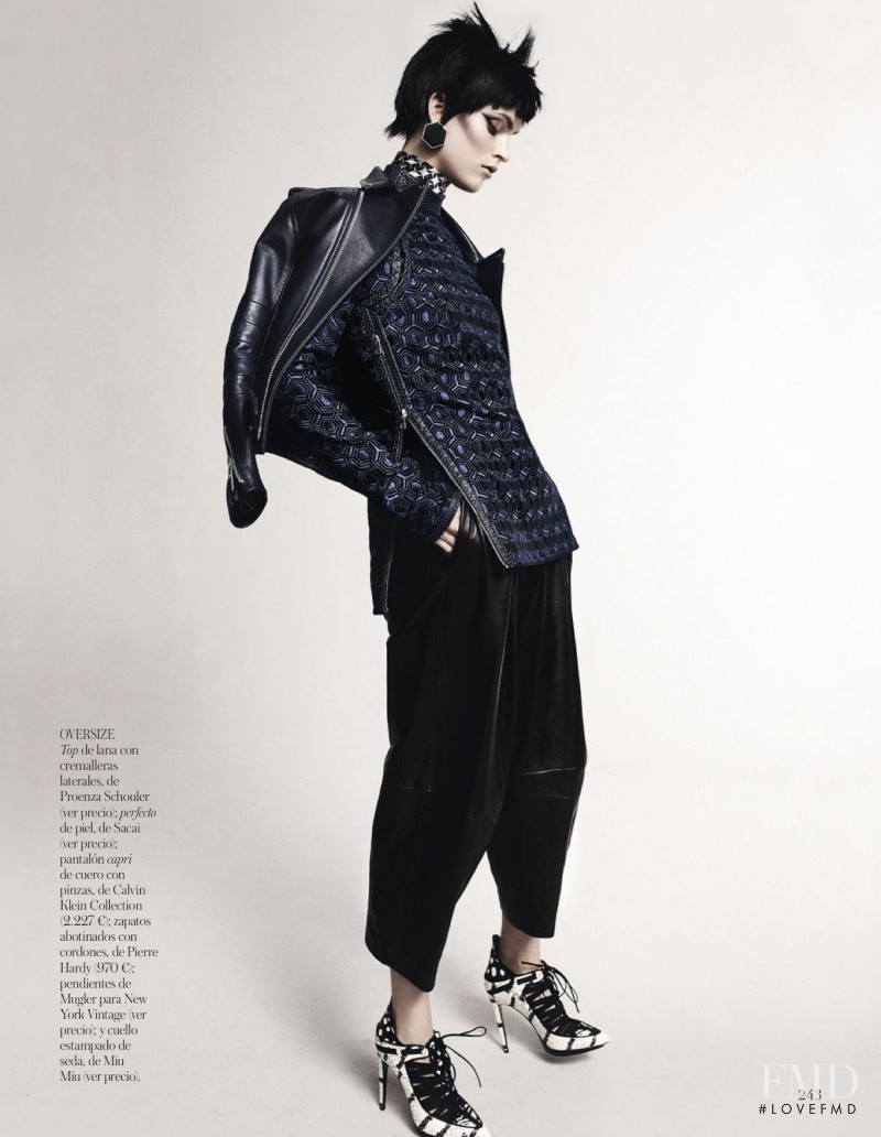 Mirte Maas featured in Cisne Negro, November 2012