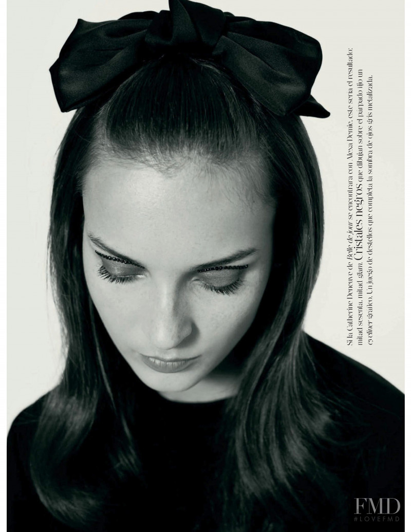 Julia Bergshoeff featured in ... mucho rollazo, March 2020