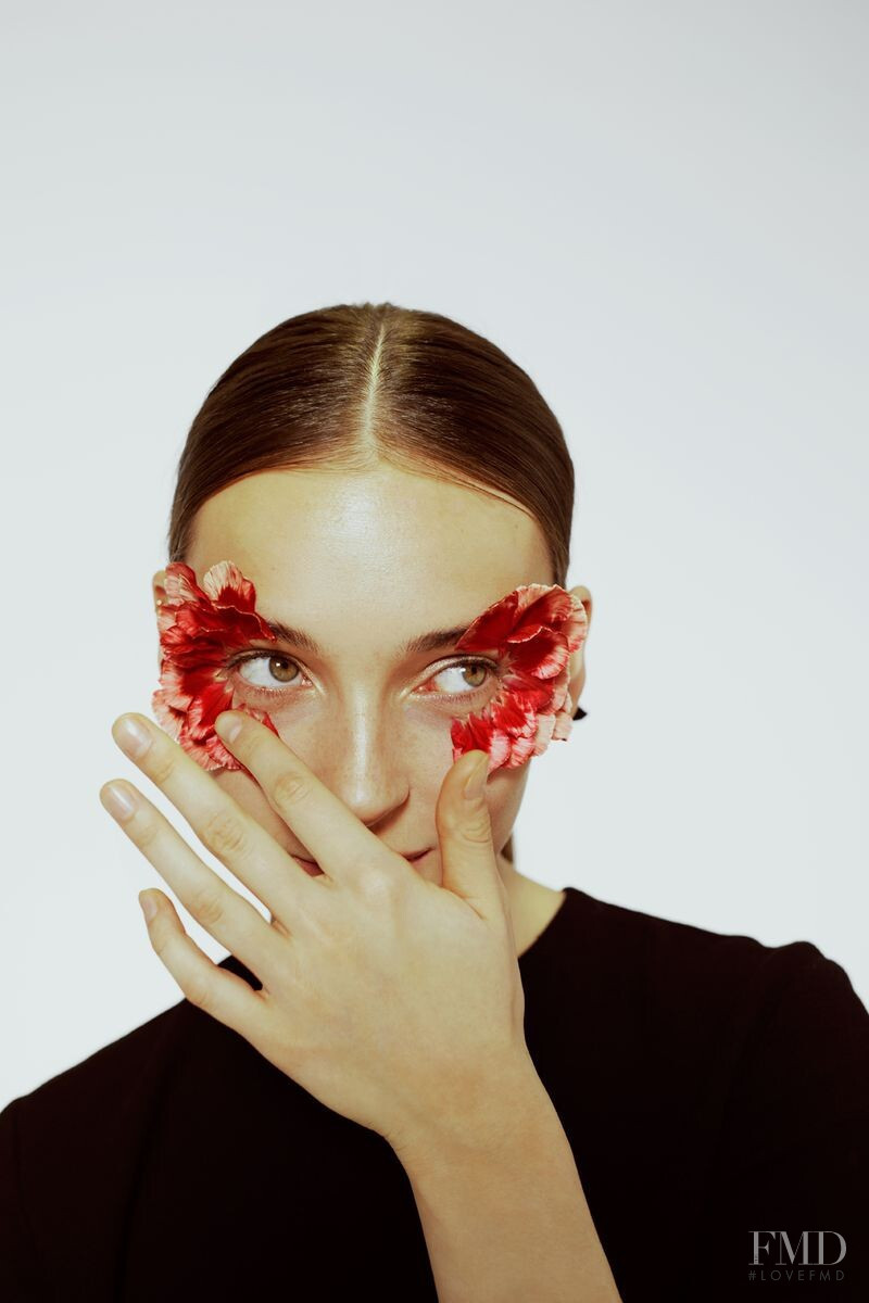 Julia Bergshoeff featured in ... mucho rollazo, March 2020