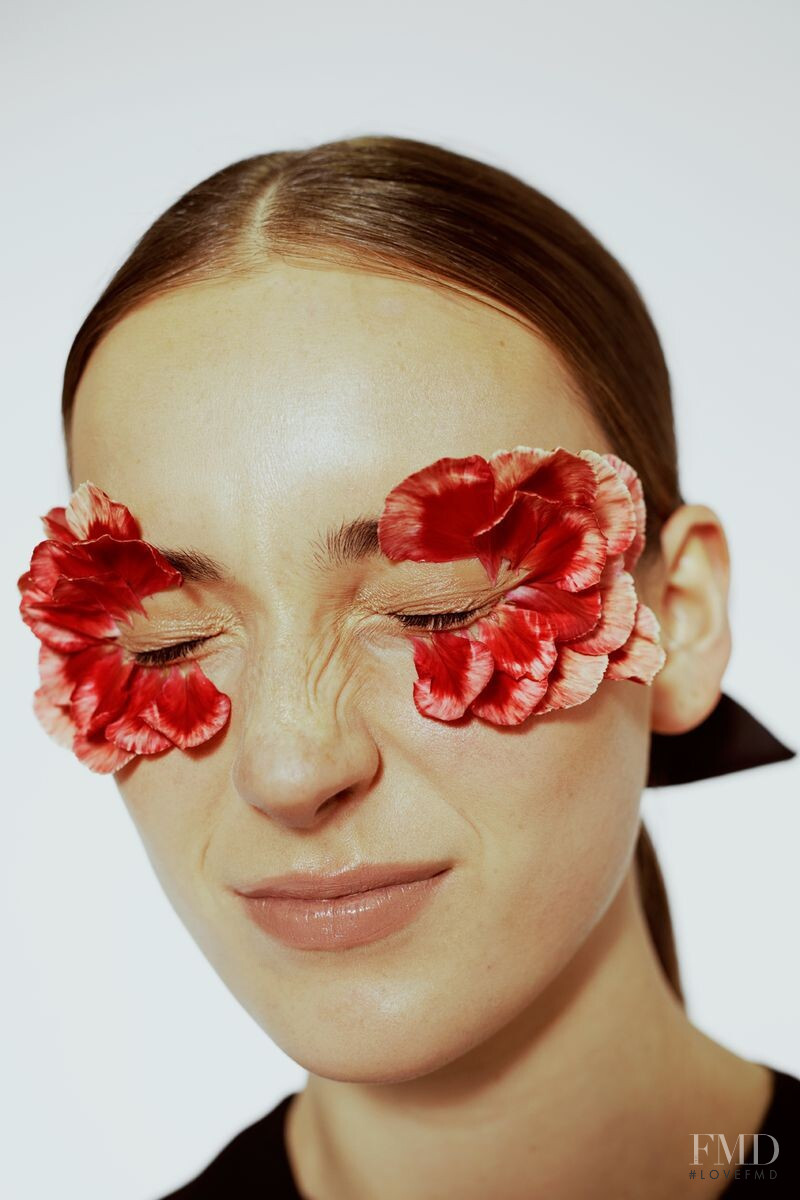 Julia Bergshoeff featured in ... mucho rollazo, March 2020