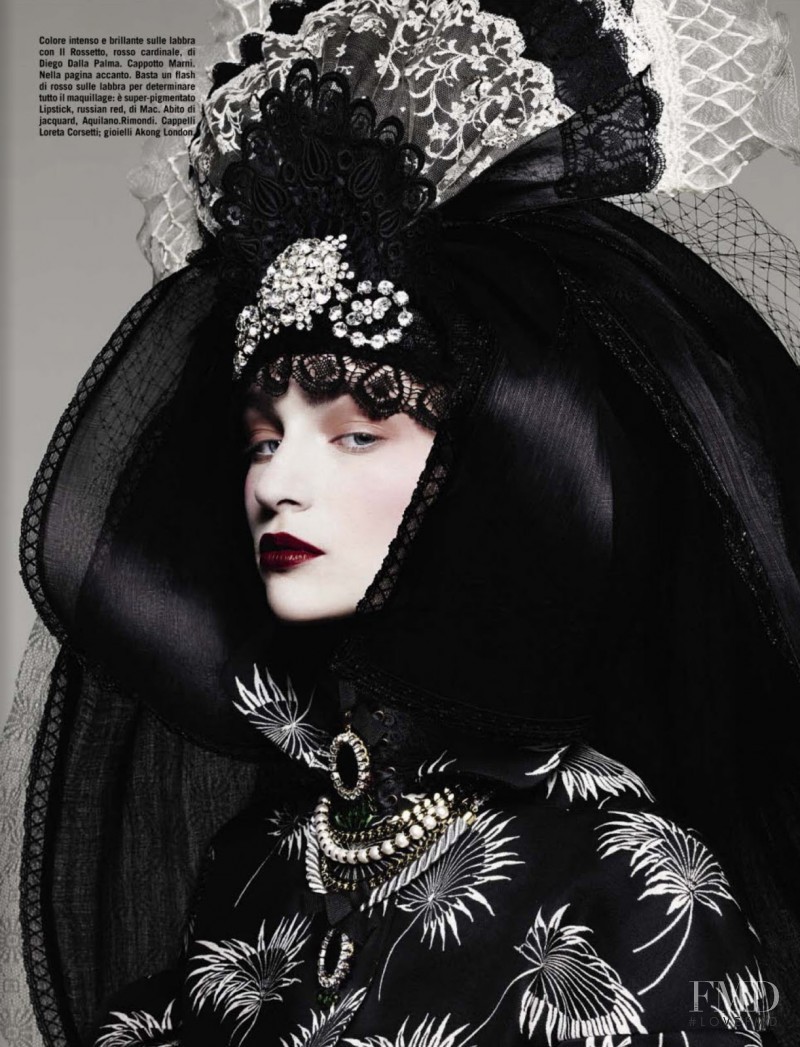 Franzi Mueller featured in Beauty, November 2012