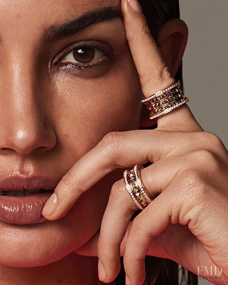 Lily Aldridge featured in Lily Aldridge, June 2020