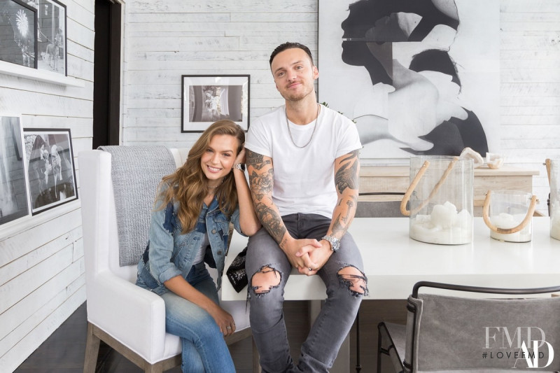 Josephine Skriver featured in Inside Josephine Skriver and Alex DeLeon\'s Modern Nashville Home, June 2018