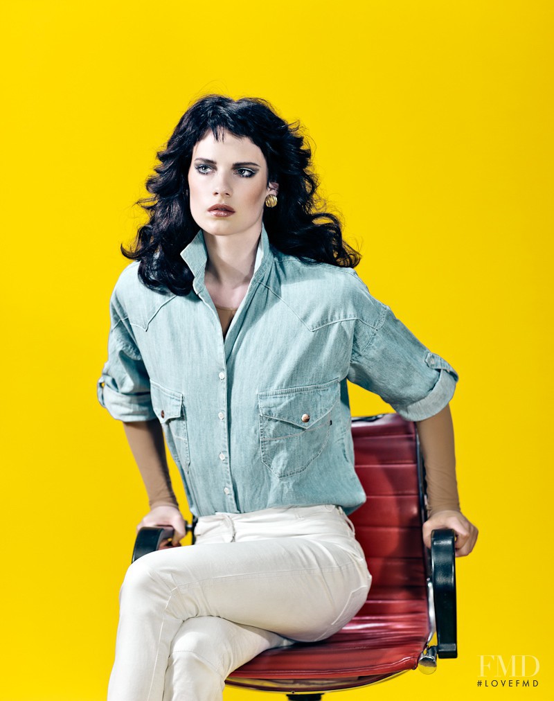 Querelle Jansen featured in J\'adore Jeans, March 2011