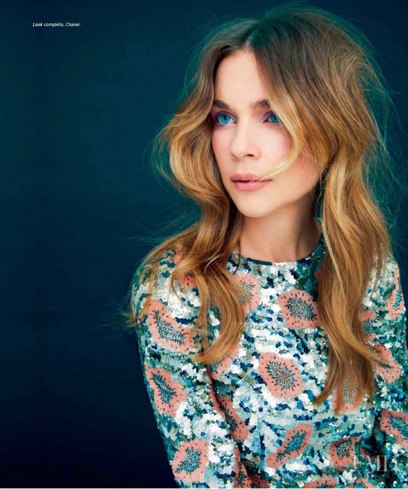 Eniko Mihalik featured in Florecer Otra Vez, June 2020