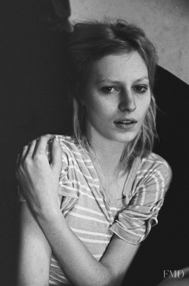 Julia Nobis featured in Diff\'rent Strokes, October 2012