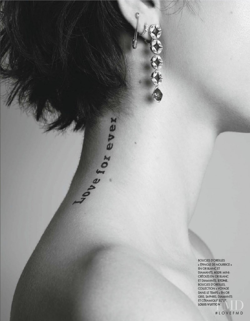Beegee Margenyte featured in Le Diams Au Corps, November 2012