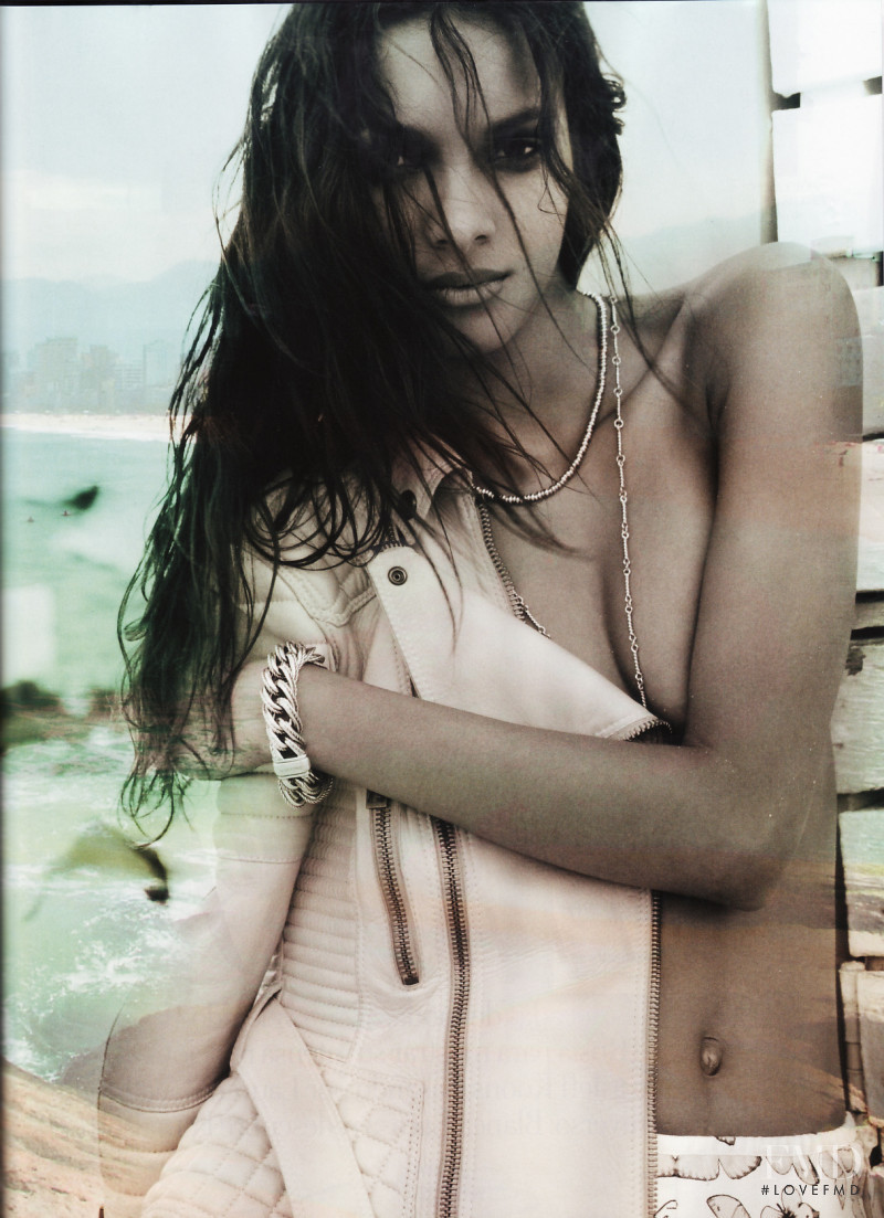 Lais Ribeiro featured in La chica de Ipanema, May 2011