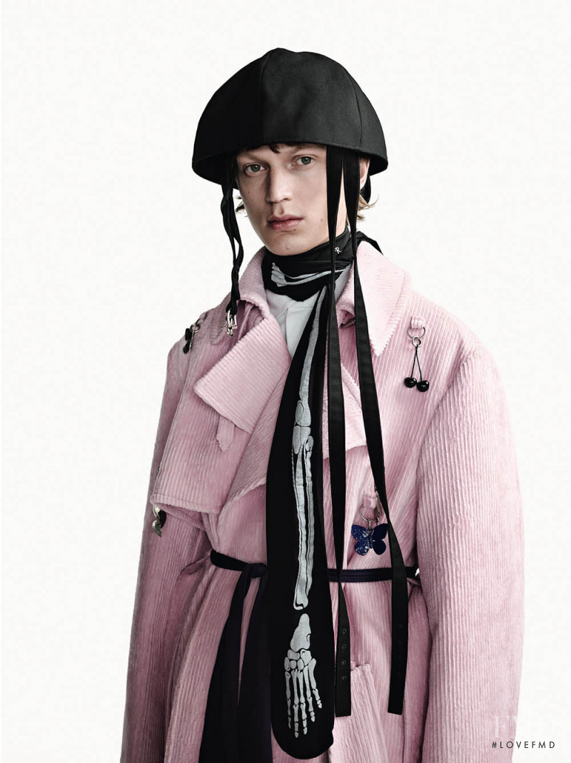 Jonas Glöer featured in Julia, Mica and Luca, September 2019