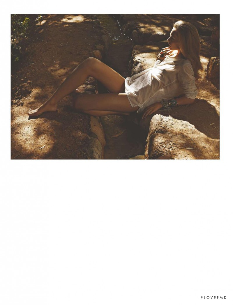 Sophie Srej featured in Nel Deserto In Grande Stile, March 2011