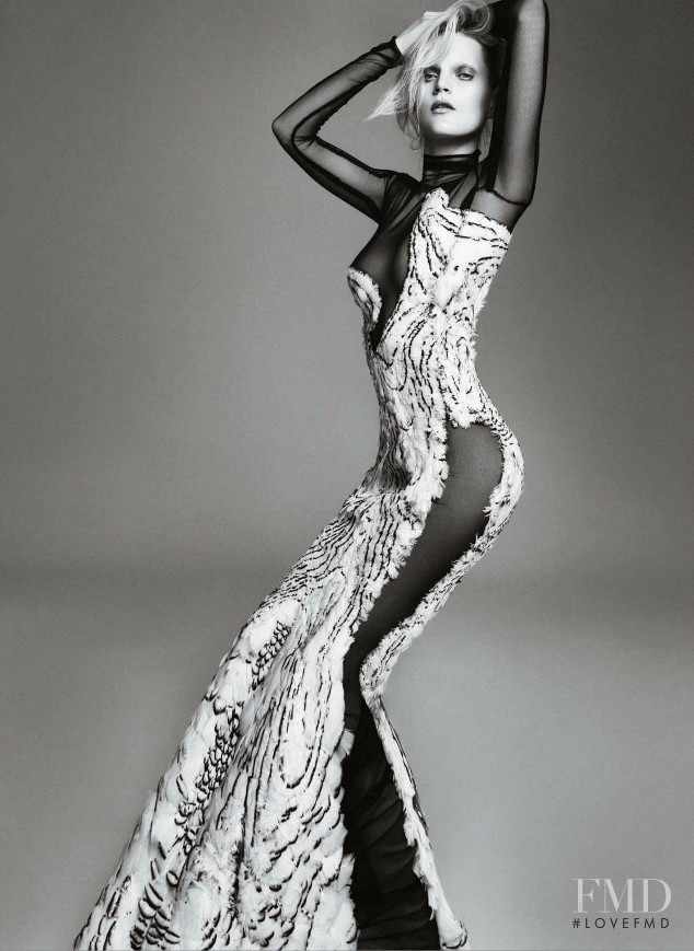 Guinevere van Seenus featured in Sentimiento Barroco, September 2012