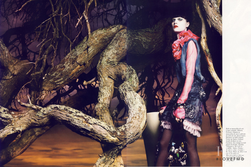 Guinevere van Seenus featured in Magie de la nature, April 2008