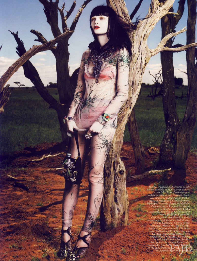 Guinevere van Seenus featured in Magie de la nature, April 2008