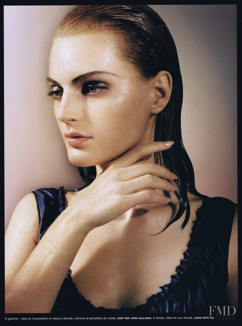 Guinevere van Seenus featured in Naïade, November 2004