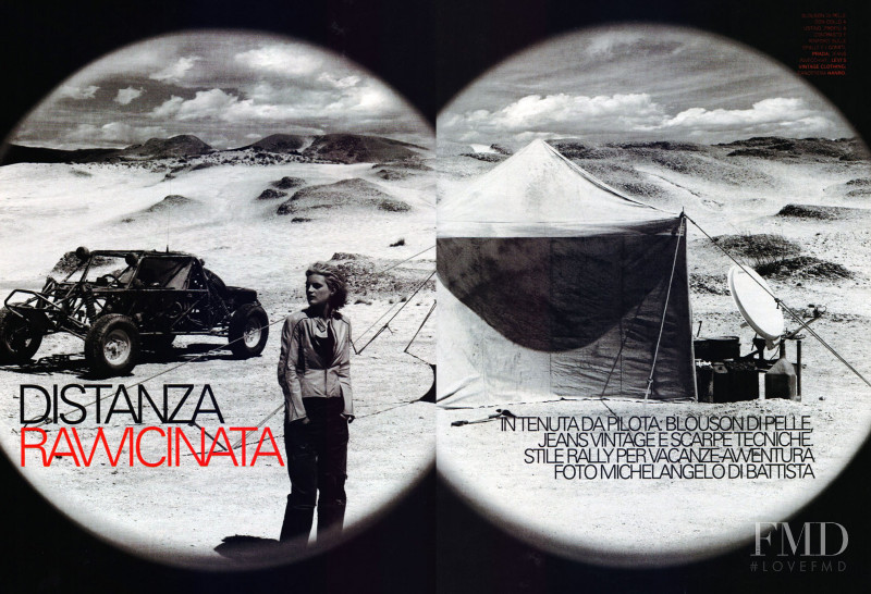 Guinevere van Seenus featured in distanza ravvicinata, July 2001