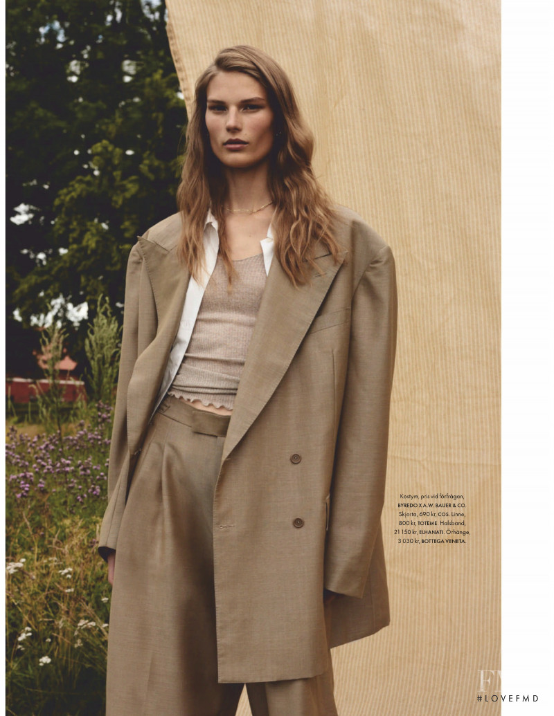 Adela Stenberg featured in Naturens Undertoner, October 2020