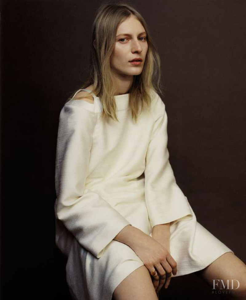 Julia Nobis featured in Minimalisme, Nouvel Épisode, March 2019