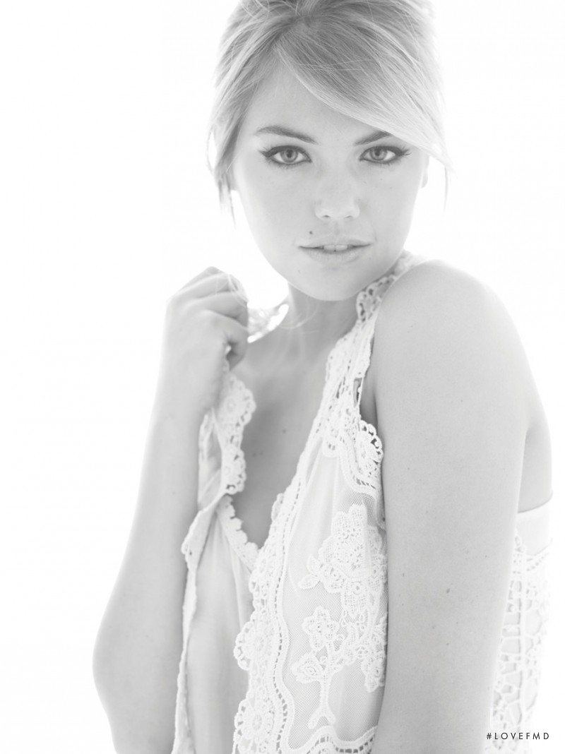 Kate Upton featured in Nueva Era Para Kate, February 2012