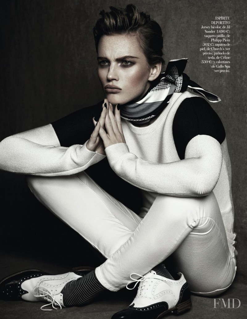 Anne Vyalitsyna featured in Doble juego, January 2013