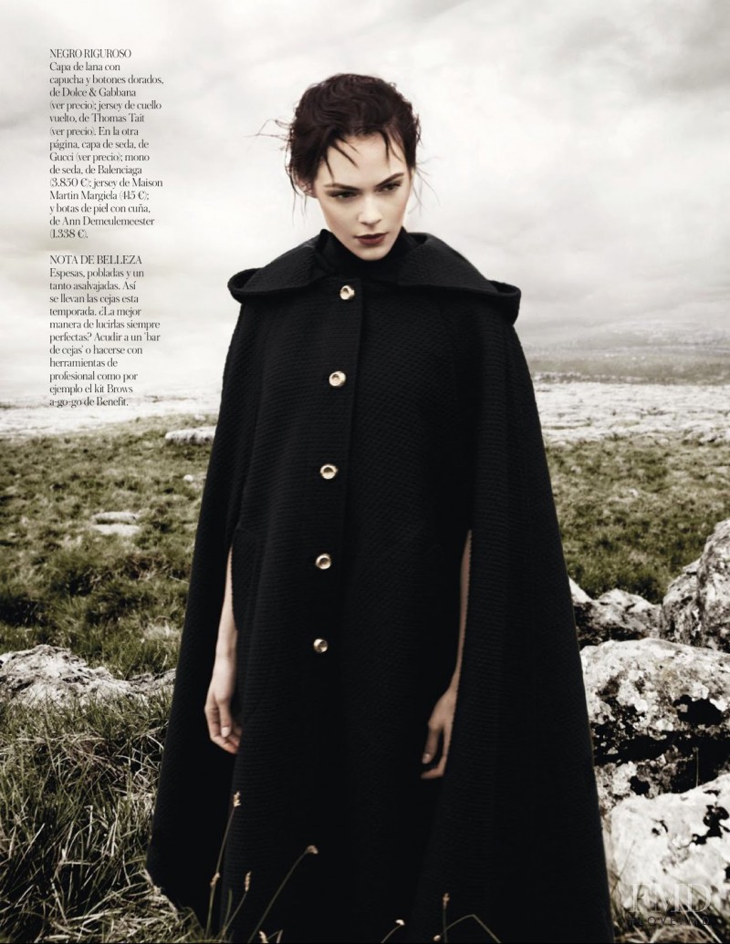 Kinga Rajzak featured in Cumbres Borrascosas, January 2013