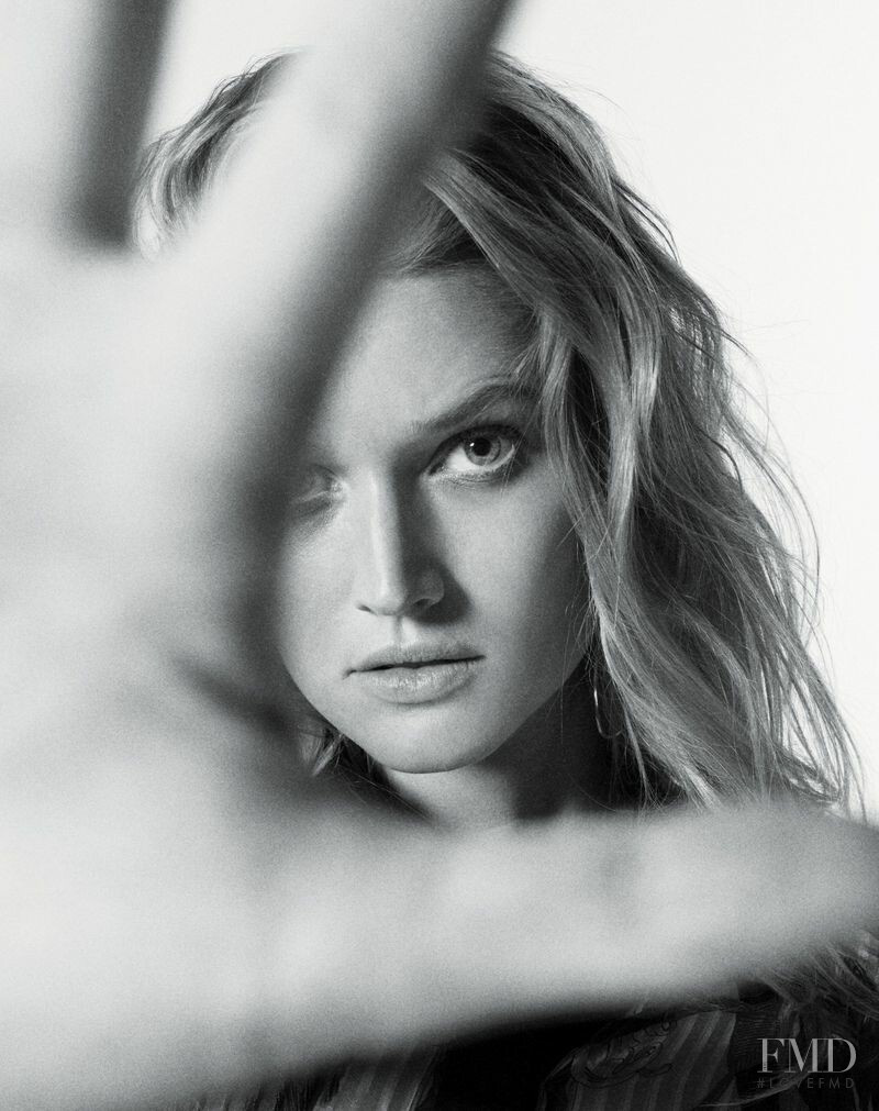 Toni Garrn featured in Toni Garrn, September 2018