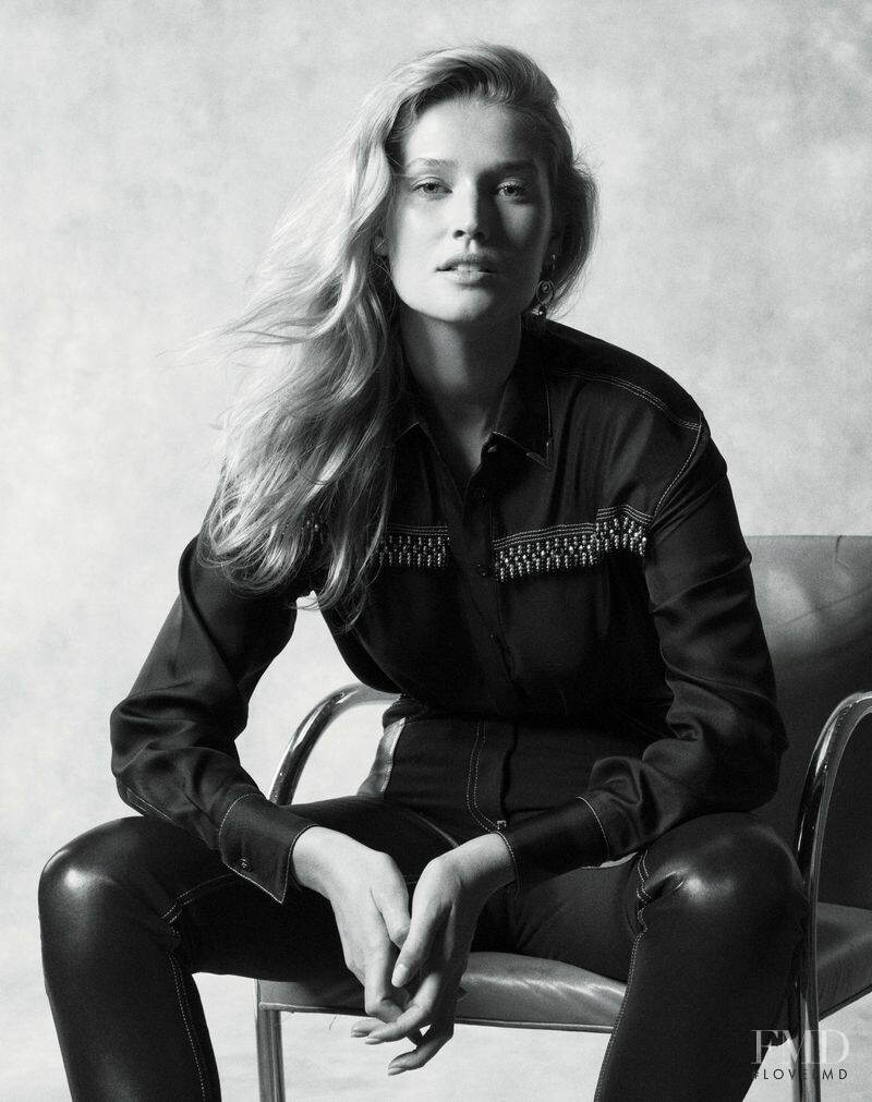 Toni Garrn featured in Toni Garrn, September 2018