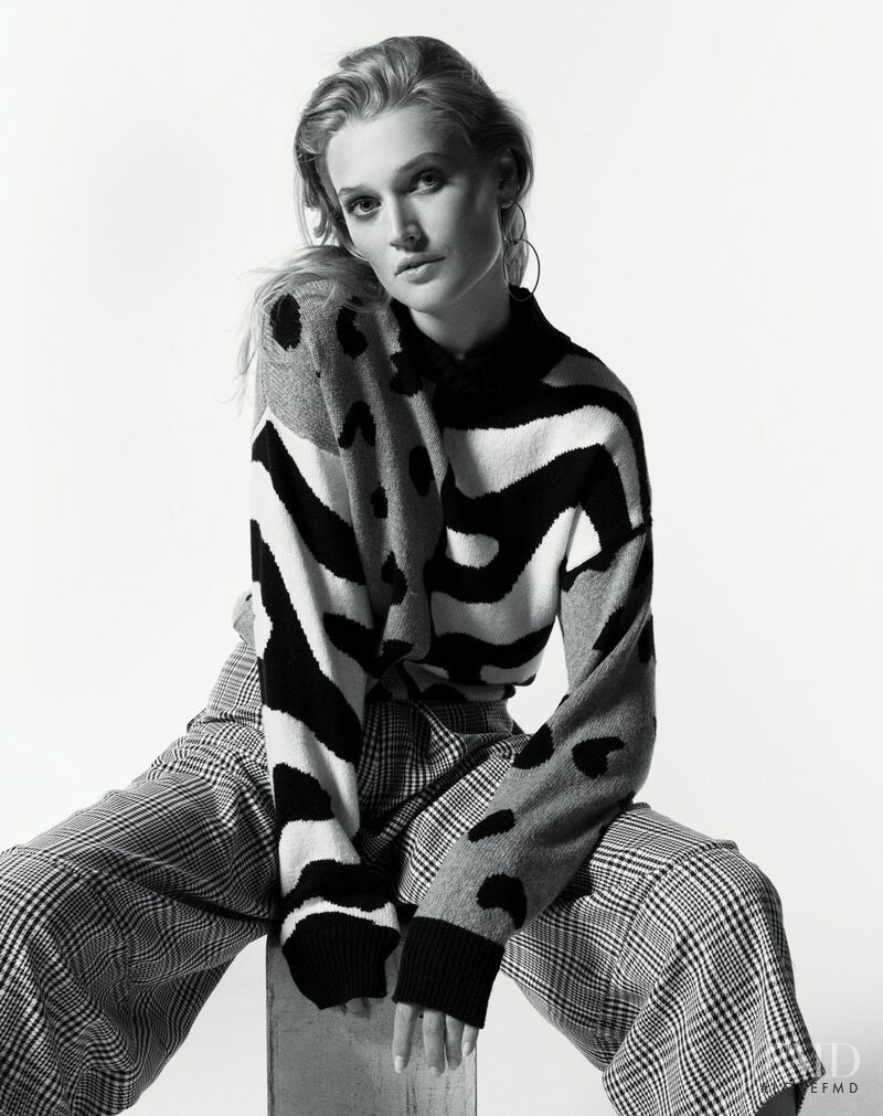 Toni Garrn featured in Toni Garrn, September 2018