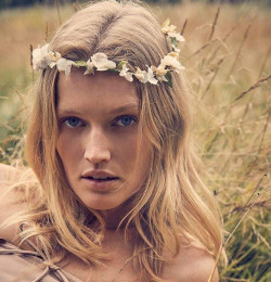 Toni Garrn