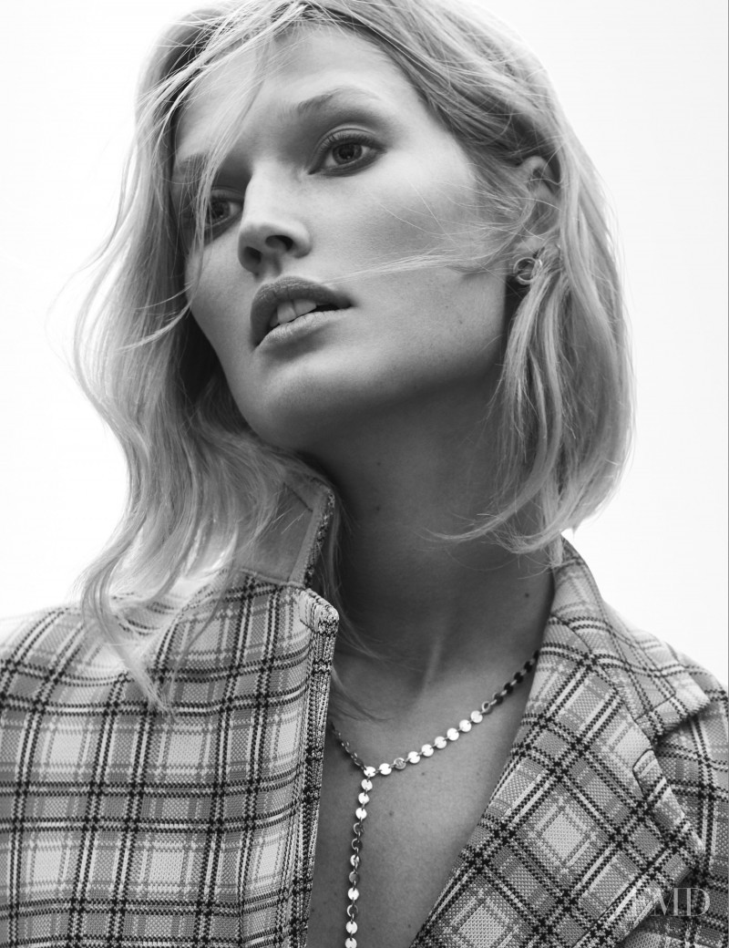 Toni Garrn featured in Toni Garrn, March 2017