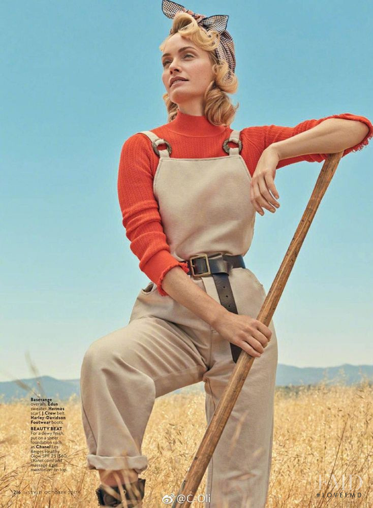 Amber Valletta featured in She Can Do It!, October 2017