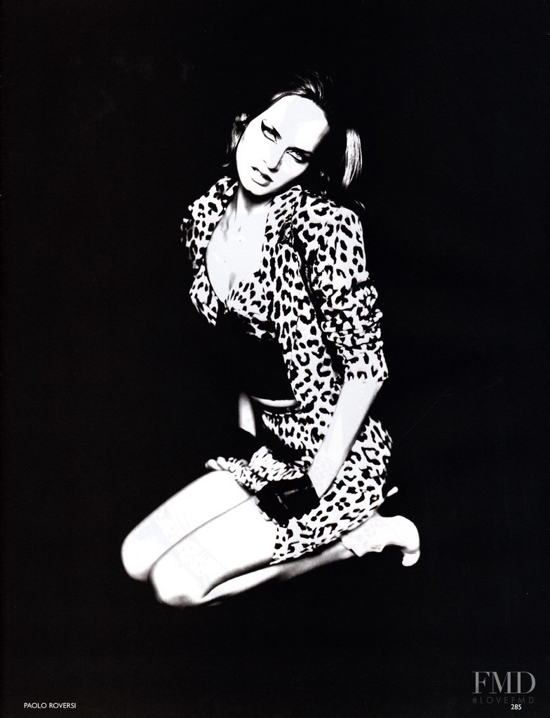 Amber Valletta featured in Shock treatment, September 1997