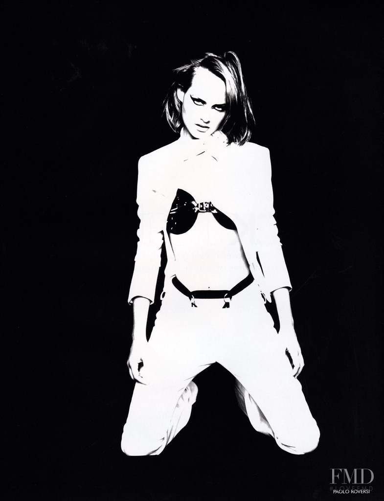 Amber Valletta featured in Shock treatment, September 1997