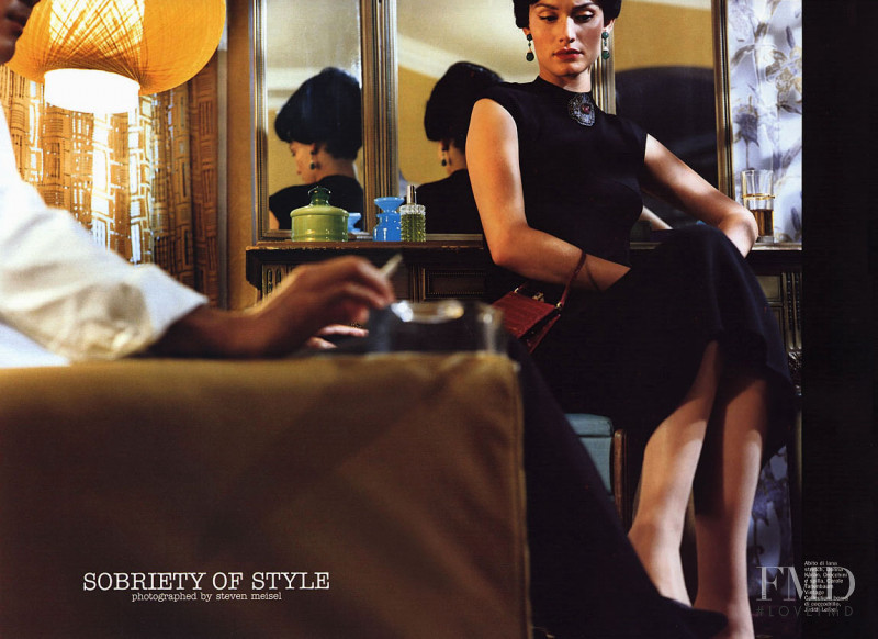 Amber Valletta featured in Sobriety of Style, October 2001