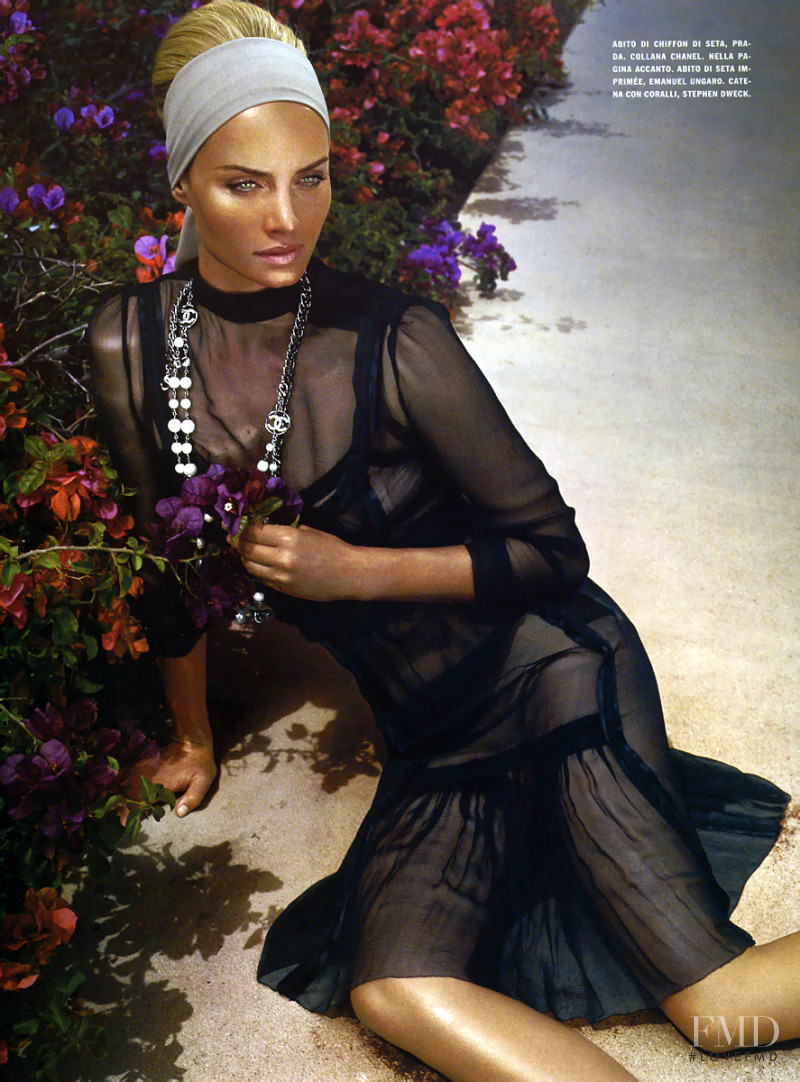 Amber Valletta featured in Celebrities, September 2005