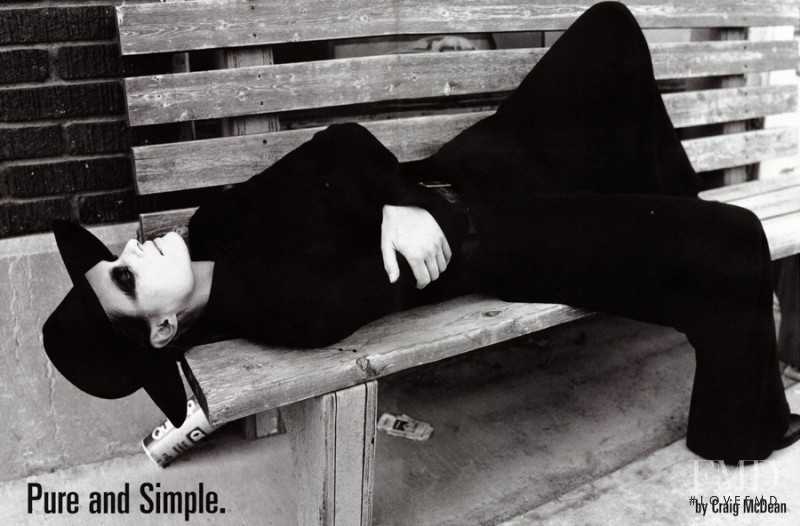 Amber Valletta featured in Pure and Simple..., September 2002